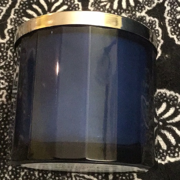 Bath & Body Works Other - Bath and body works flannel candle